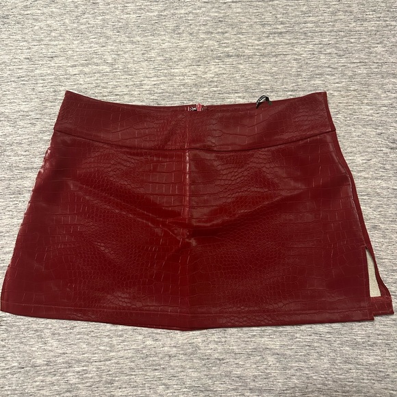 White fox Wicked Games Mini Skirt Deep Red small NWT - Picture 4 of 4